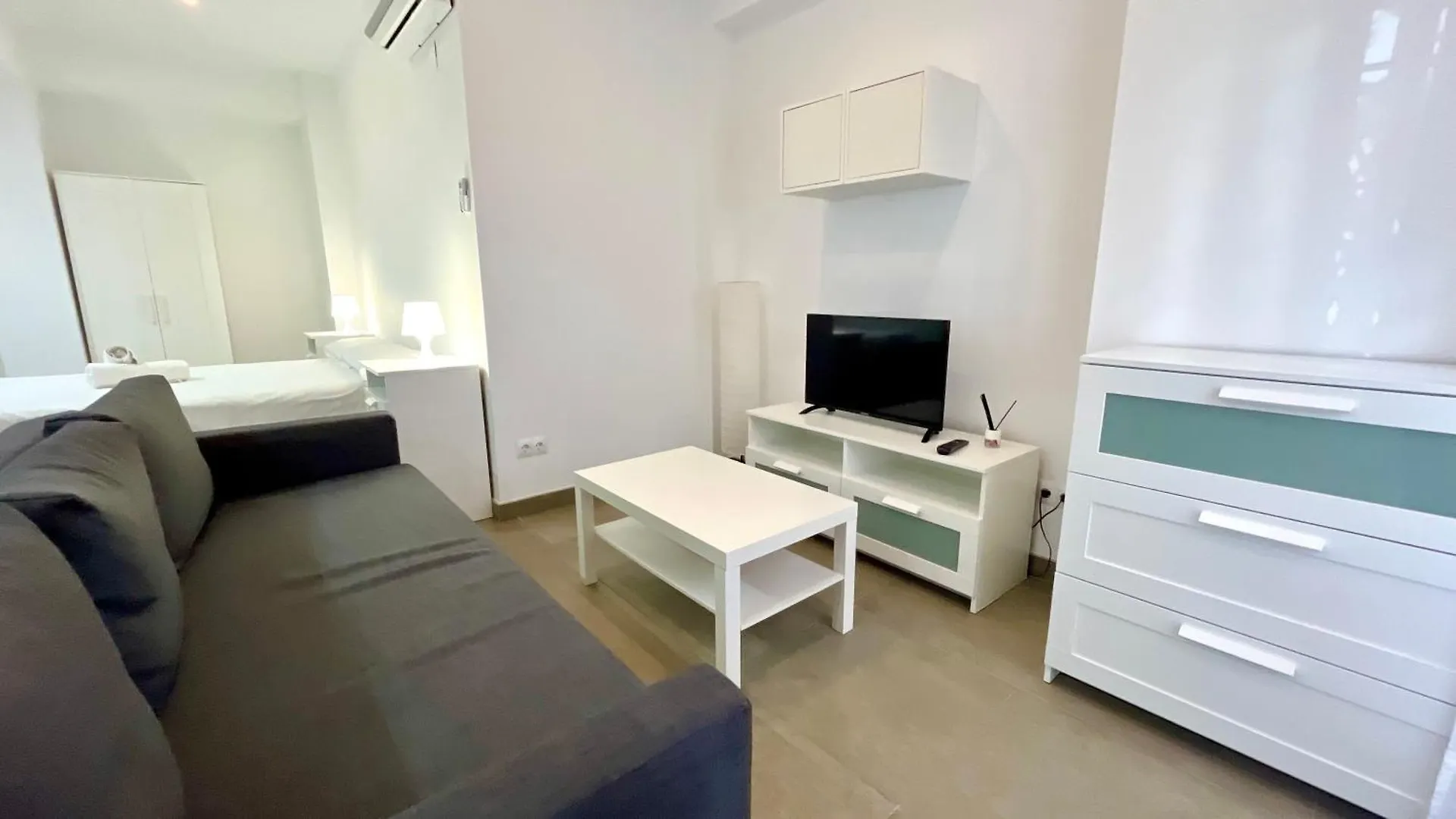 Apartamentos Pintor Losada Cordoba Apartment