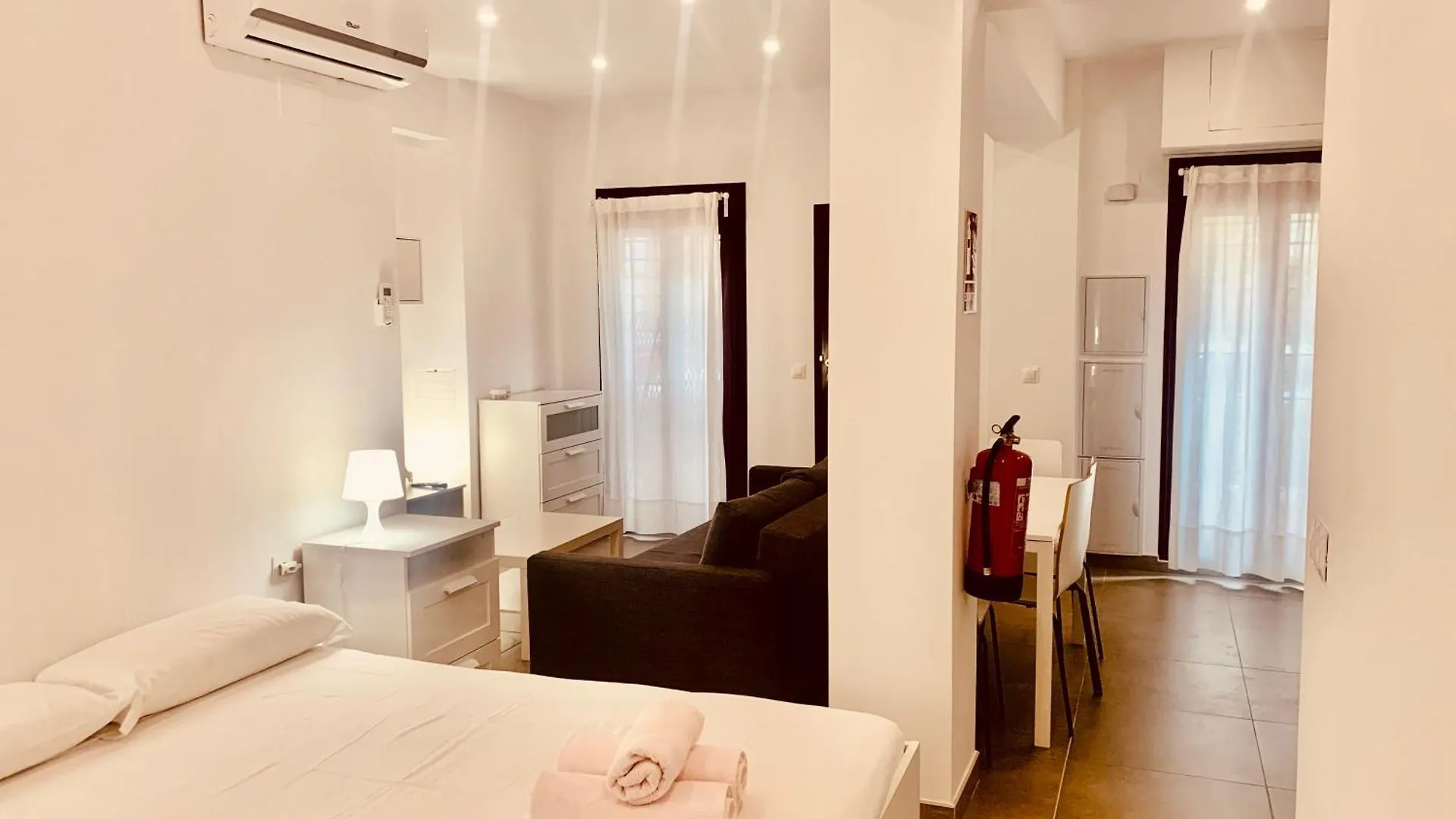 Apartamentos Pintor Losada Córdova 0*,